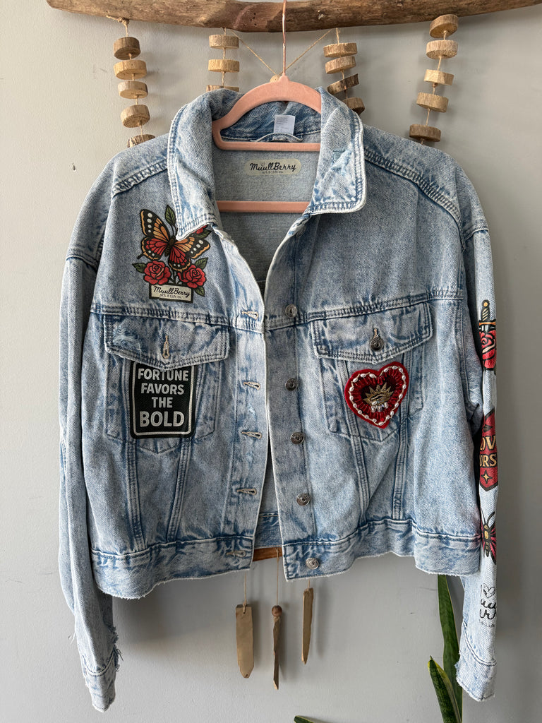 💥 Vintage Vibes Meet Bold Energy 💥