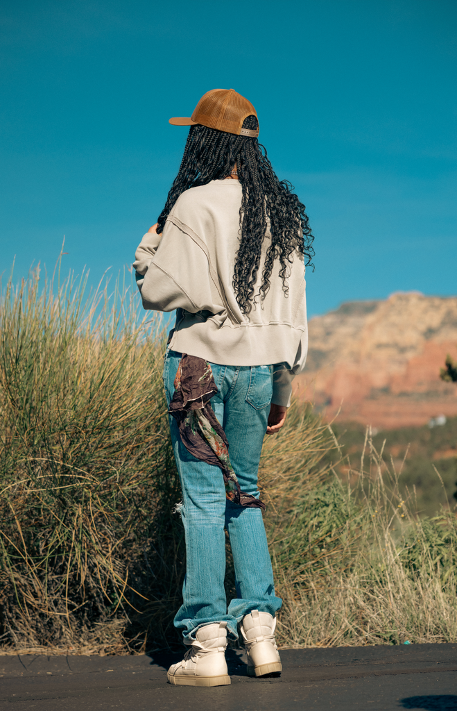 WILD & FREE CROPPED SWEATSHIRT