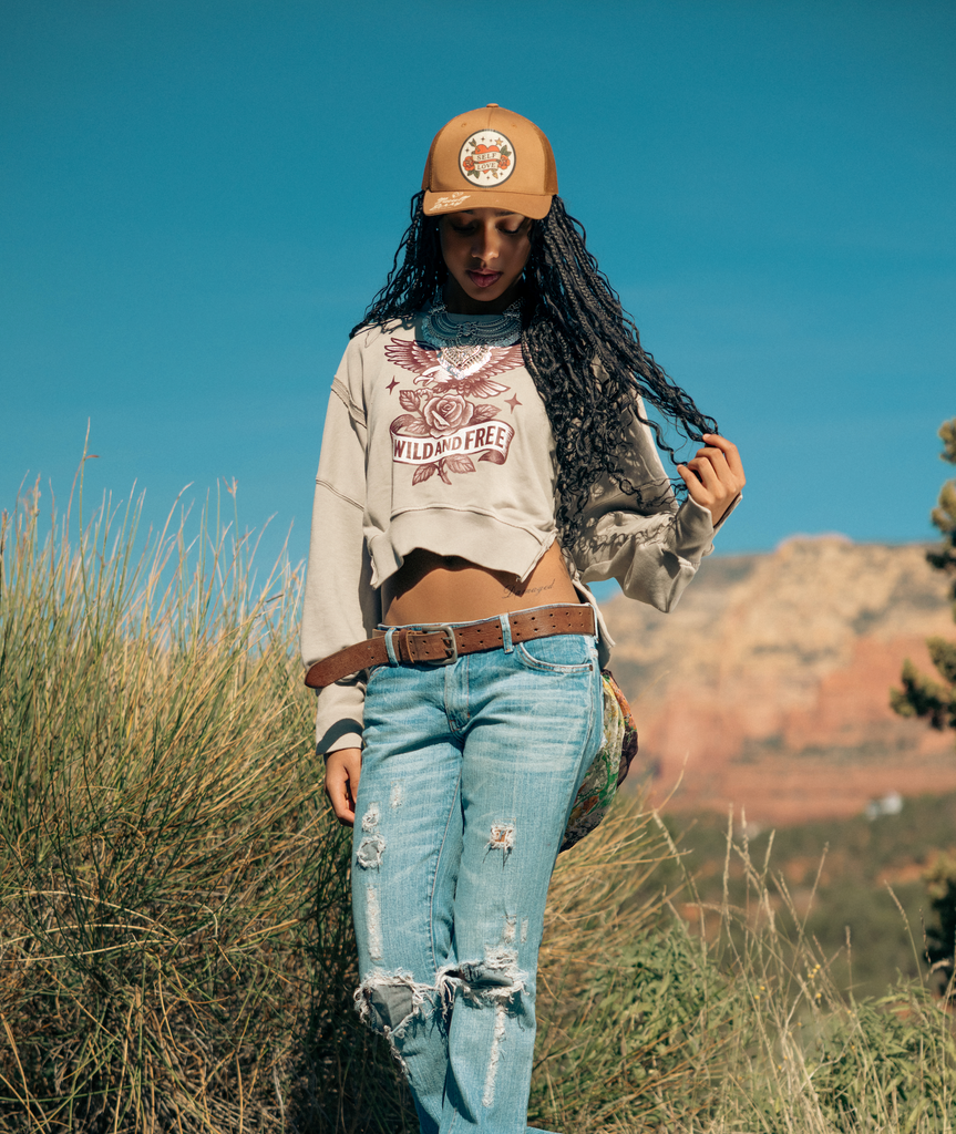 WILD & FREE CROPPED SWEATSHIRT
